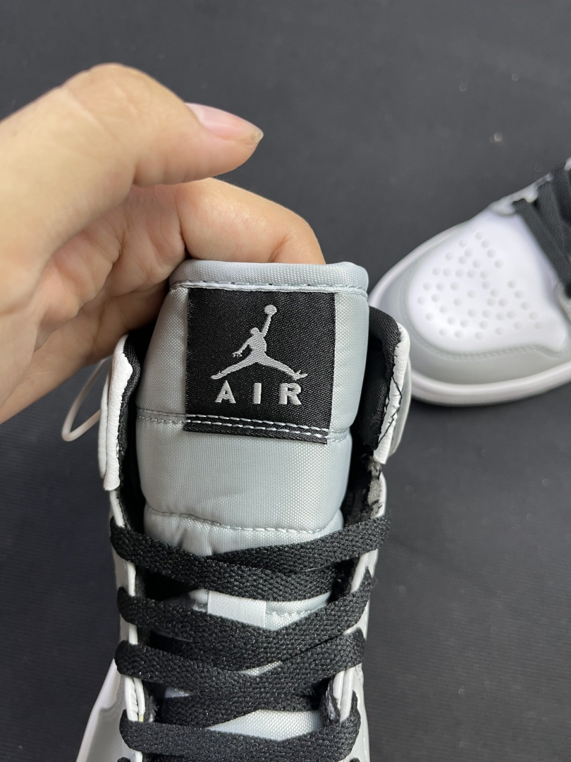 Nike Air Jordan 1 Mid Light Smoke Grey