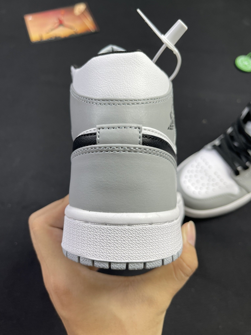 Nike Air Jordan 1 Mid Light Smoke Grey