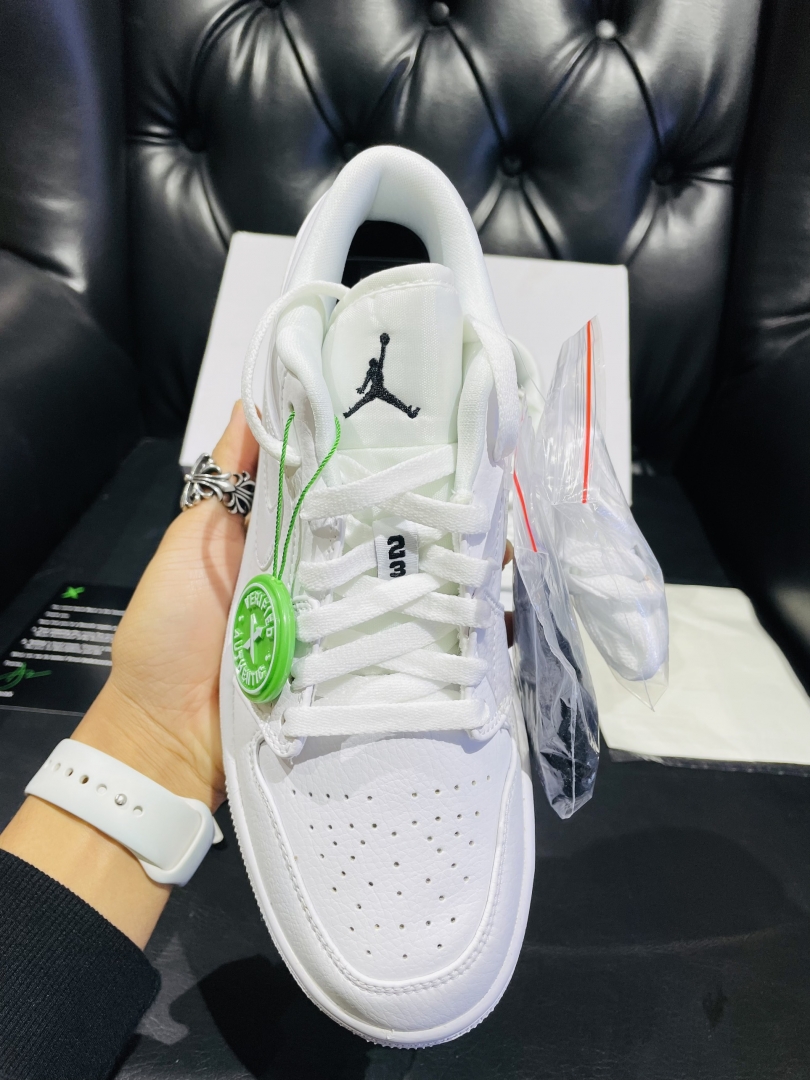 nhìn từ góc độ nào thì dáng form vẫn rất xịn xò