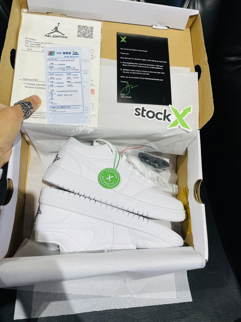 Em giày này mang đi học, đi làm hay đi chơi đều rất xịn xò nhé