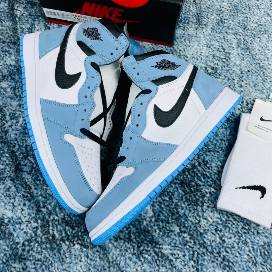 Đôi giày chuẩn từ dáng form đến chất liệu đều xịn xò