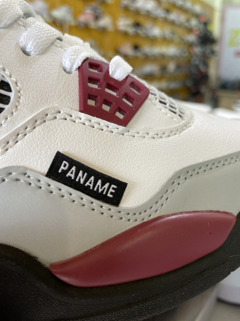 Xát nét cho mọi người nhìn kĩ hơn về đôi jordan 4 này nhé