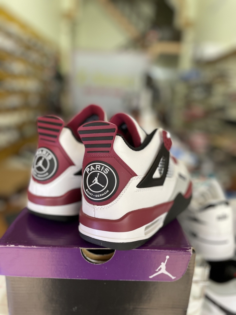 Nhìn từ phía sau hông nhưng em nó vẫn rất đẹp và không phai đi độ chất lừ nha