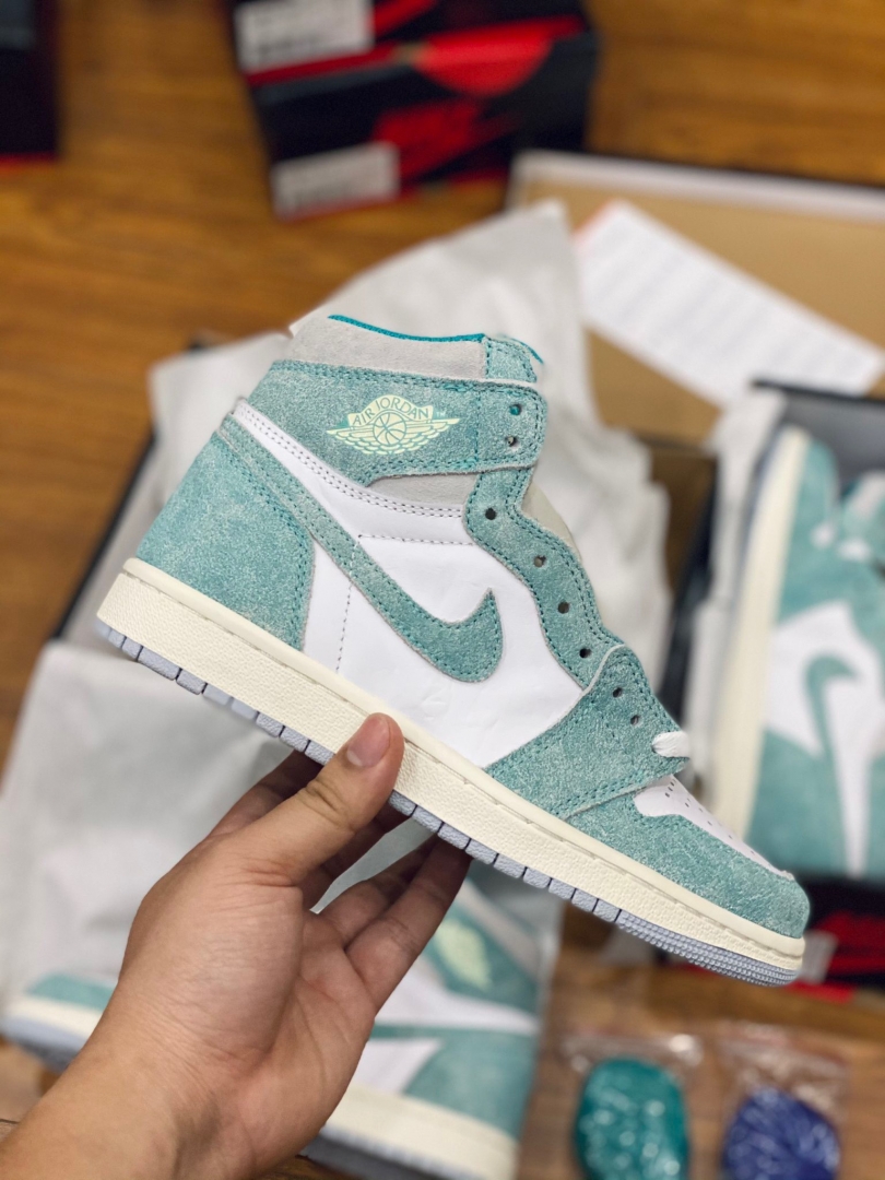 NIKE AIR JORDAN 1 RETRO HIGH TURBO GREEN