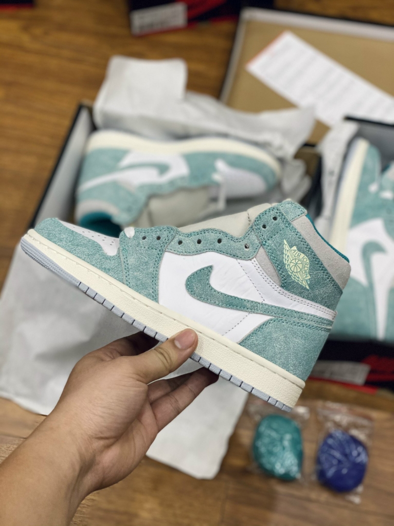 NIKE AIR JORDAN 1 RETRO HIGH TURBO GREEN