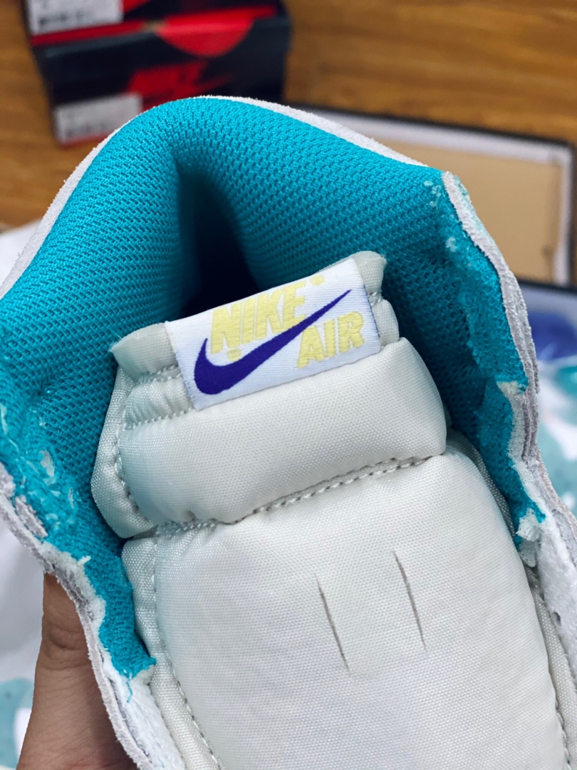 Logo huyền thoại NIKE AIR JORDAN 1 RETRO HIGH TURBO GREEN