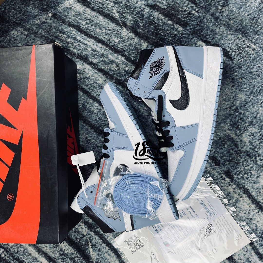 Từng đường chỉ may tỉ mỉ dáng form ôm chân và nhẹ