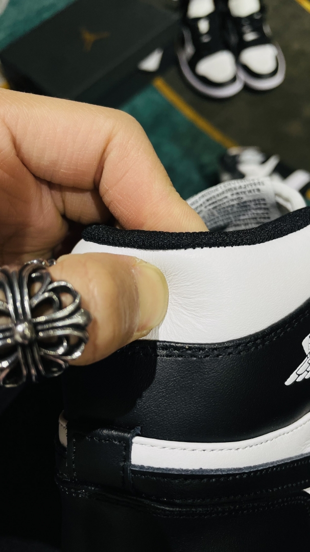 Từng đường kim mũi chỉ sẽ không bao giờ phải làm cho bạn thất vọng về đôi giày