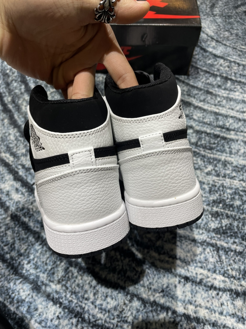 đây là đôi giày đẹp-bổ- rẻ 