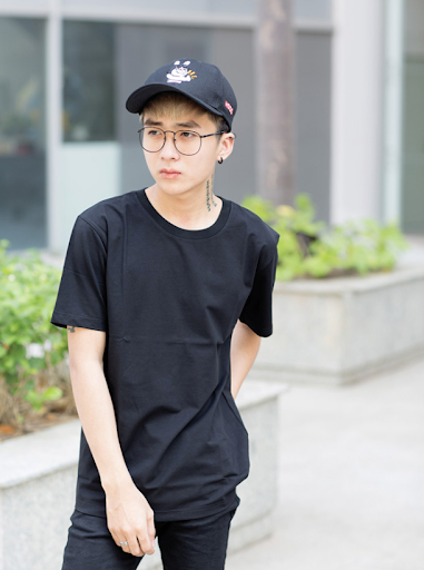 Phối &aacute;o thun tay lỡ nam với người v&oacute;c d&aacute;ng gầy v&agrave; nhỏ