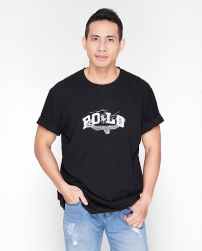 Phối đồ với &aacute;o thun tay lỡ nam cho người c&oacute; th&acirc;n h&igrave;nh cơ bắp