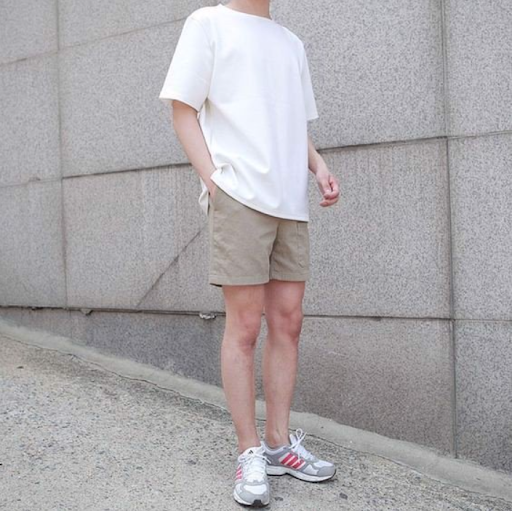 Phối đồ với &aacute;o thun tay lỡ nam với quần short