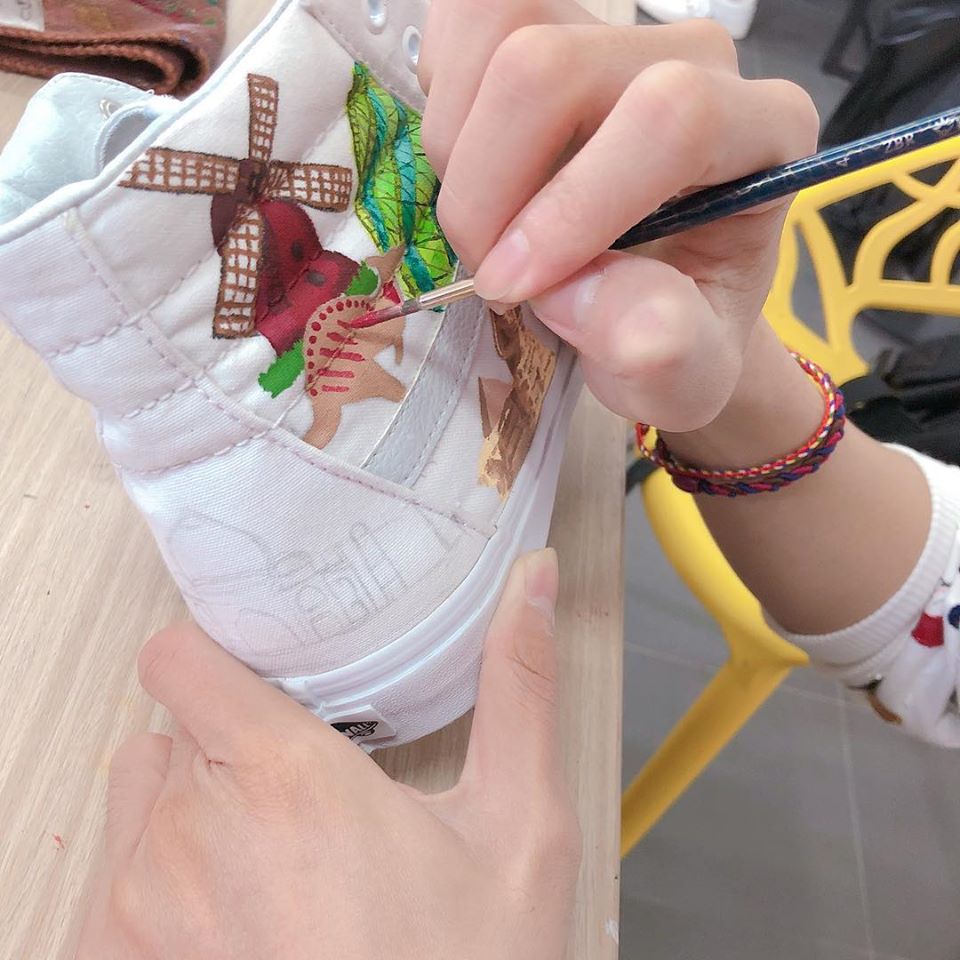 Lựa chọn bút vẽ phù hợp để custom giày