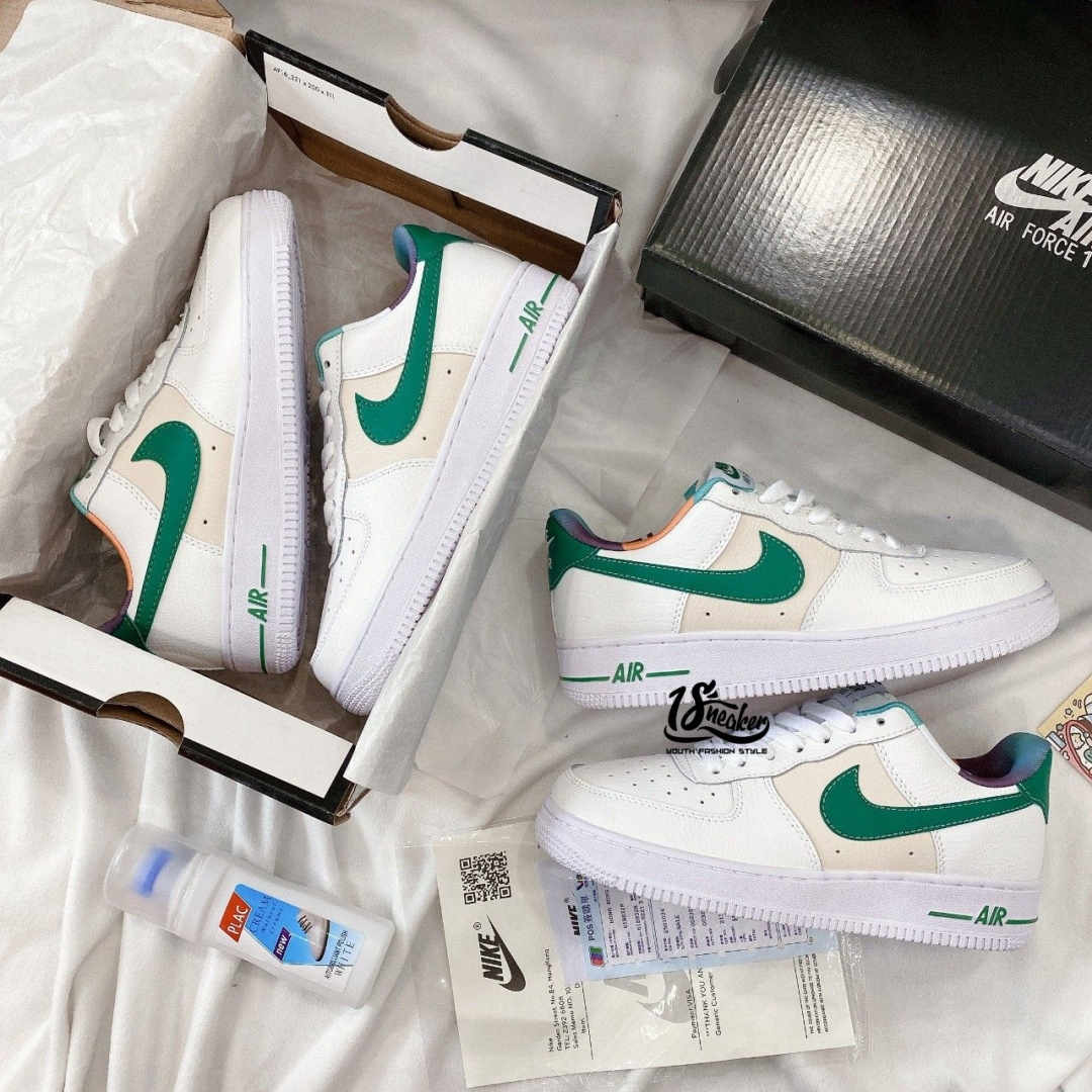 Một đôi giày thiết kế tone màu đơn giản nhưng tinh tế