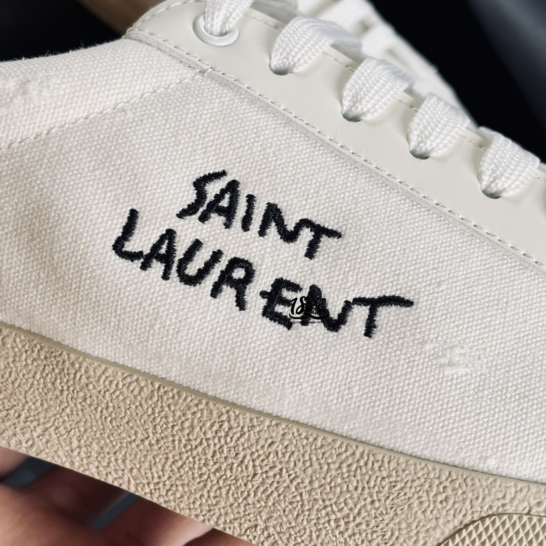 Lộng lẫy không sở hữu trên chấn sẽ không 